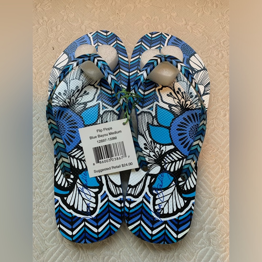 Vera Bradley Blue Bayou Flip Flops NWT, Size Medium (7-8)
